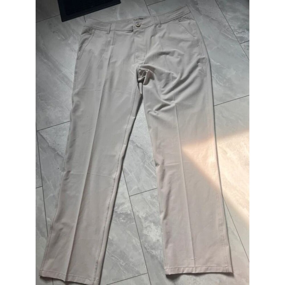 HUK men’s performance pants  38 khaki